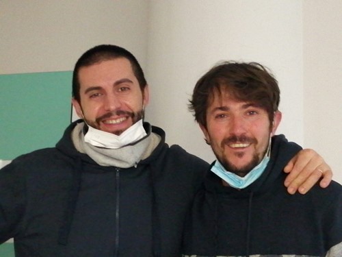 Mamme e amiche da sempre partoriscono il quinto figlio nello stesso giorno 1 Mamme e amiche da sempre partoriscono il quinto figlio nello stesso giorno - Attualità | TTV.it