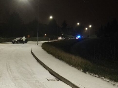 neve-via-caduti-delle-forze_dellordine neve-via-caduti-delle-forze_dellordine