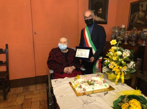 pia-cavalcanti-con-sindaco