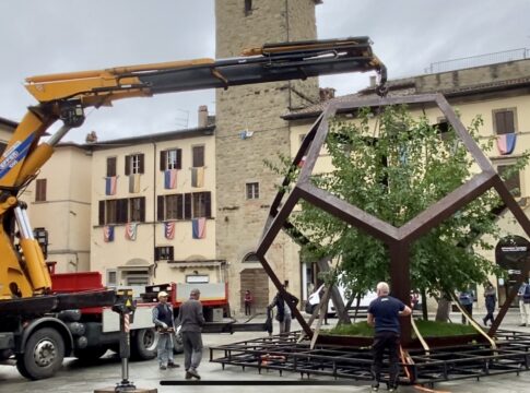 dodecaedro-ss Il dodecaedro in Piazza Torre di Berta