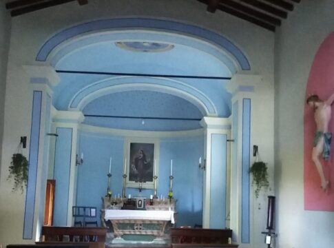 l'interno della chiesa 