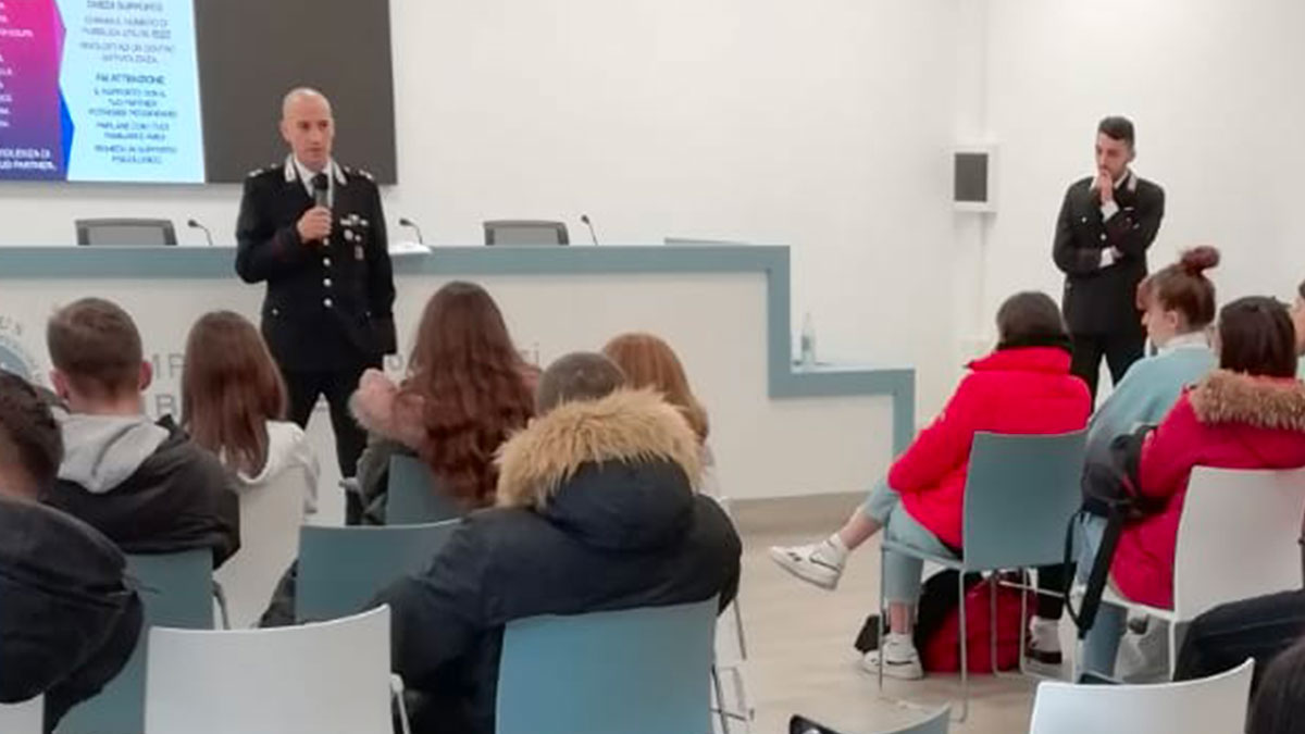 25 novembre, conferenze dei Carabinieri a Città di Castello e Umbertide 1 cc umbertide