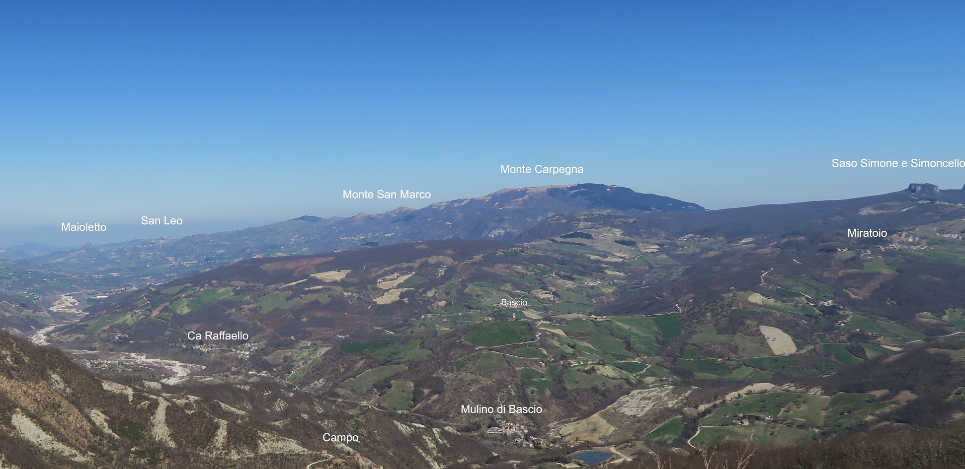 Eolico, Santucci: “Serve per rivitalizzare Badia Tedalda” 2 Panoramica della Valle del Marecchia dal Monte Loggio (grafica Comitato Appennino Sostenibile)