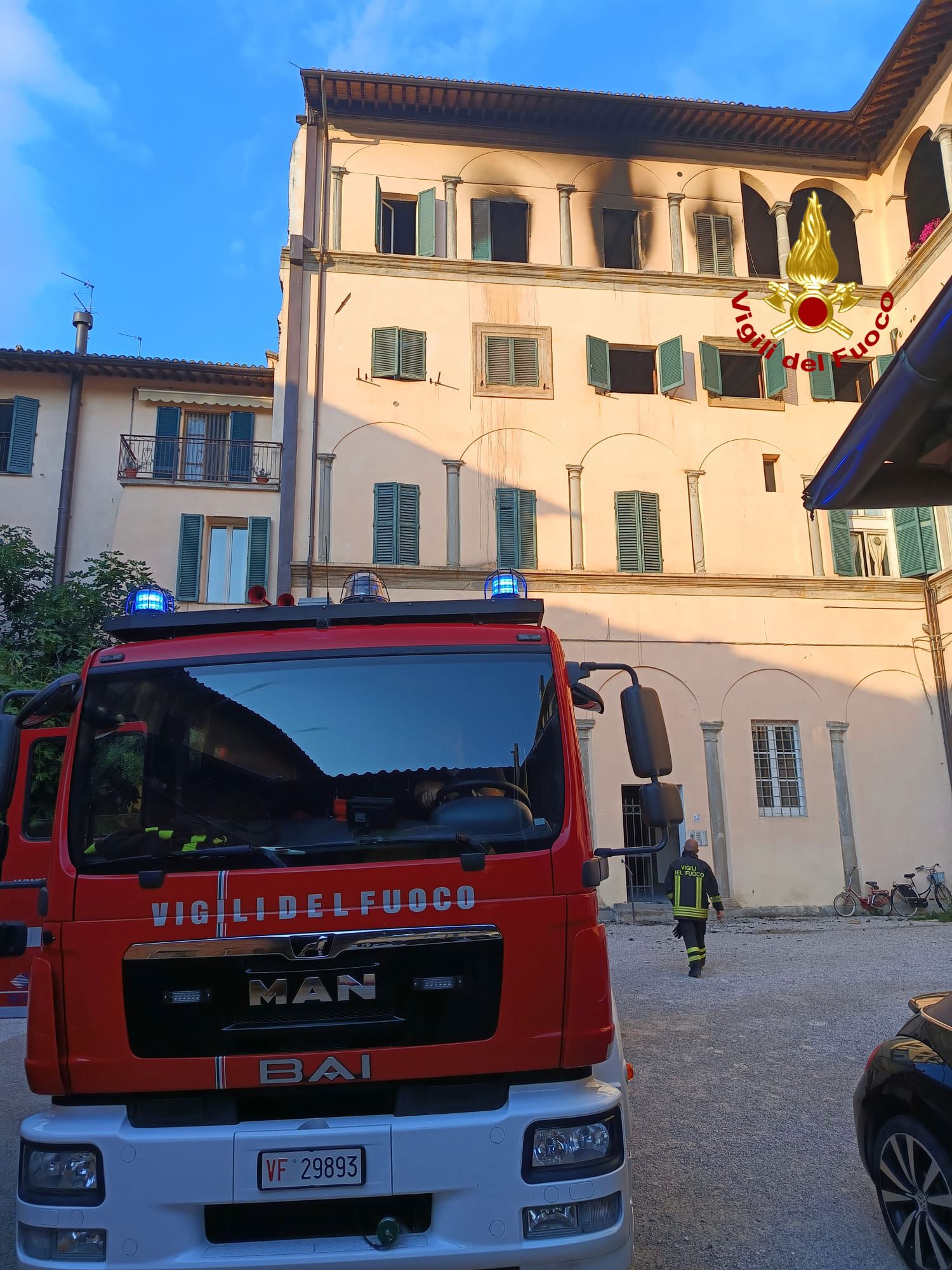 Città di Castello, fiamme in un’abitazione in centro 1 cdc incendio appartamento vigili del fuoco
