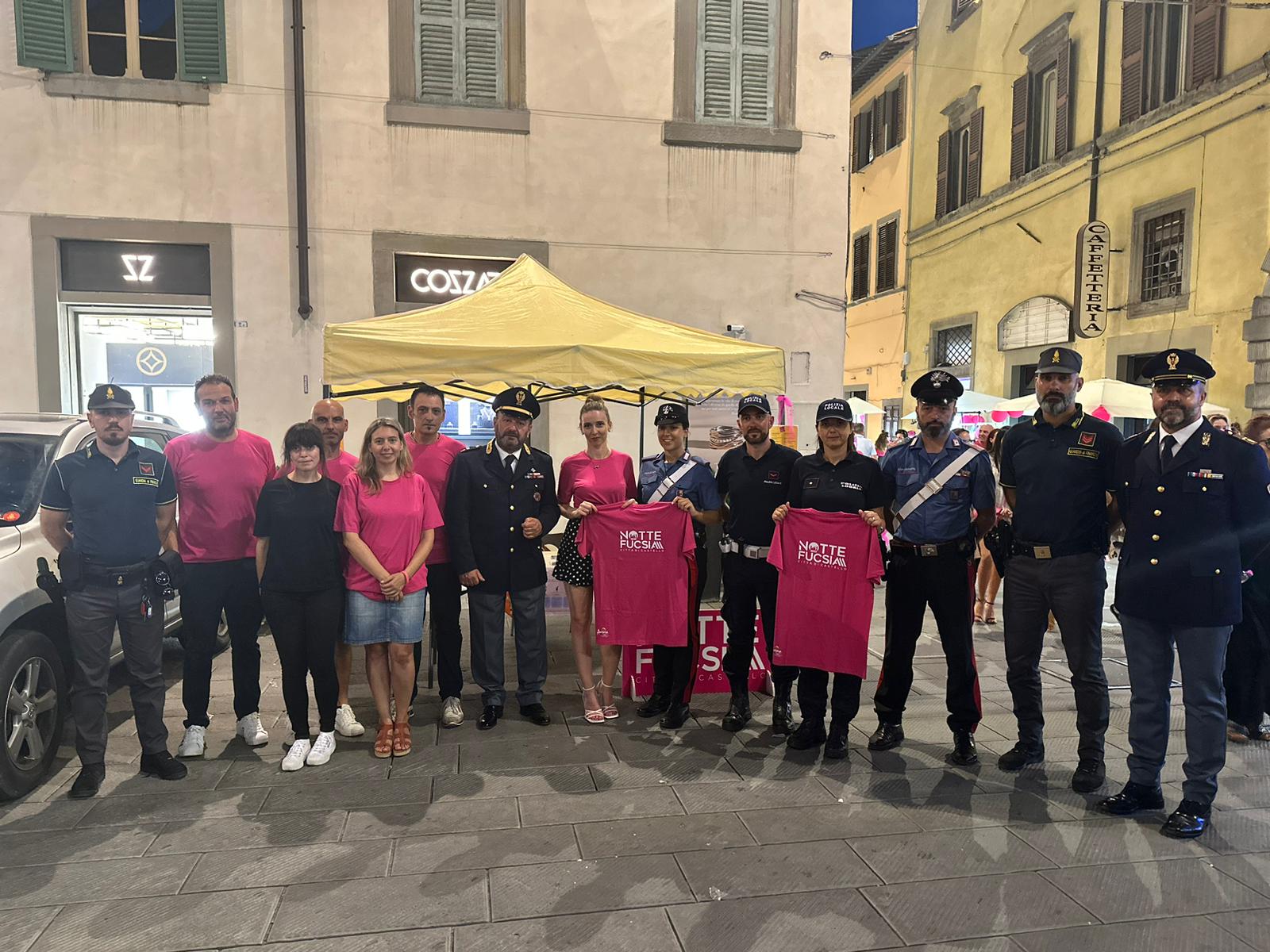  notte fucsia forze ordine