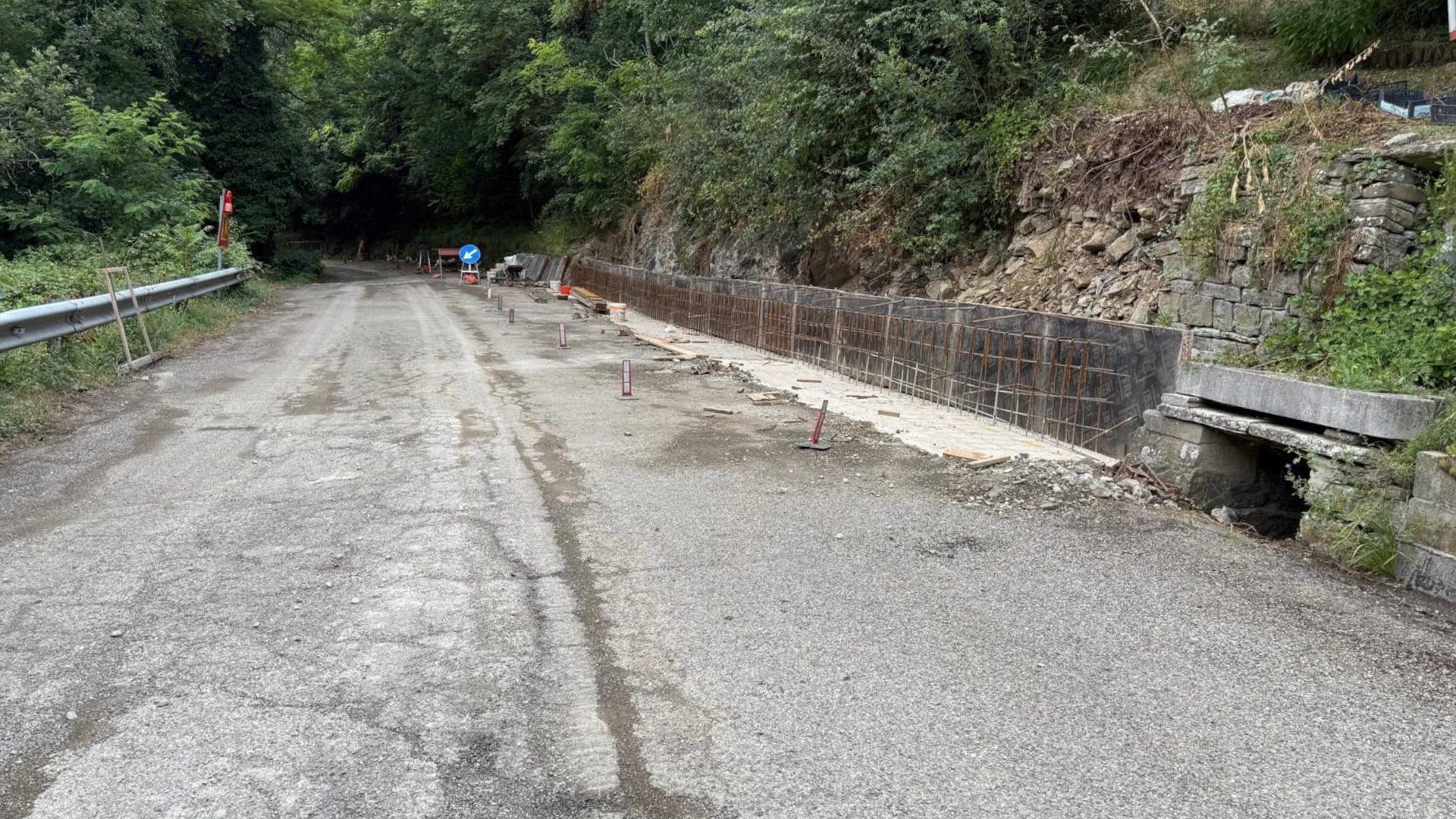 A ritmo spedito i lavori di ripristino della ex 3 bis a nord di Valsavignone 1 A ritmo spedito i lavori di ripristino della ex 3 bis a nord di Valsavignone - Infrastrutture | TTV.it