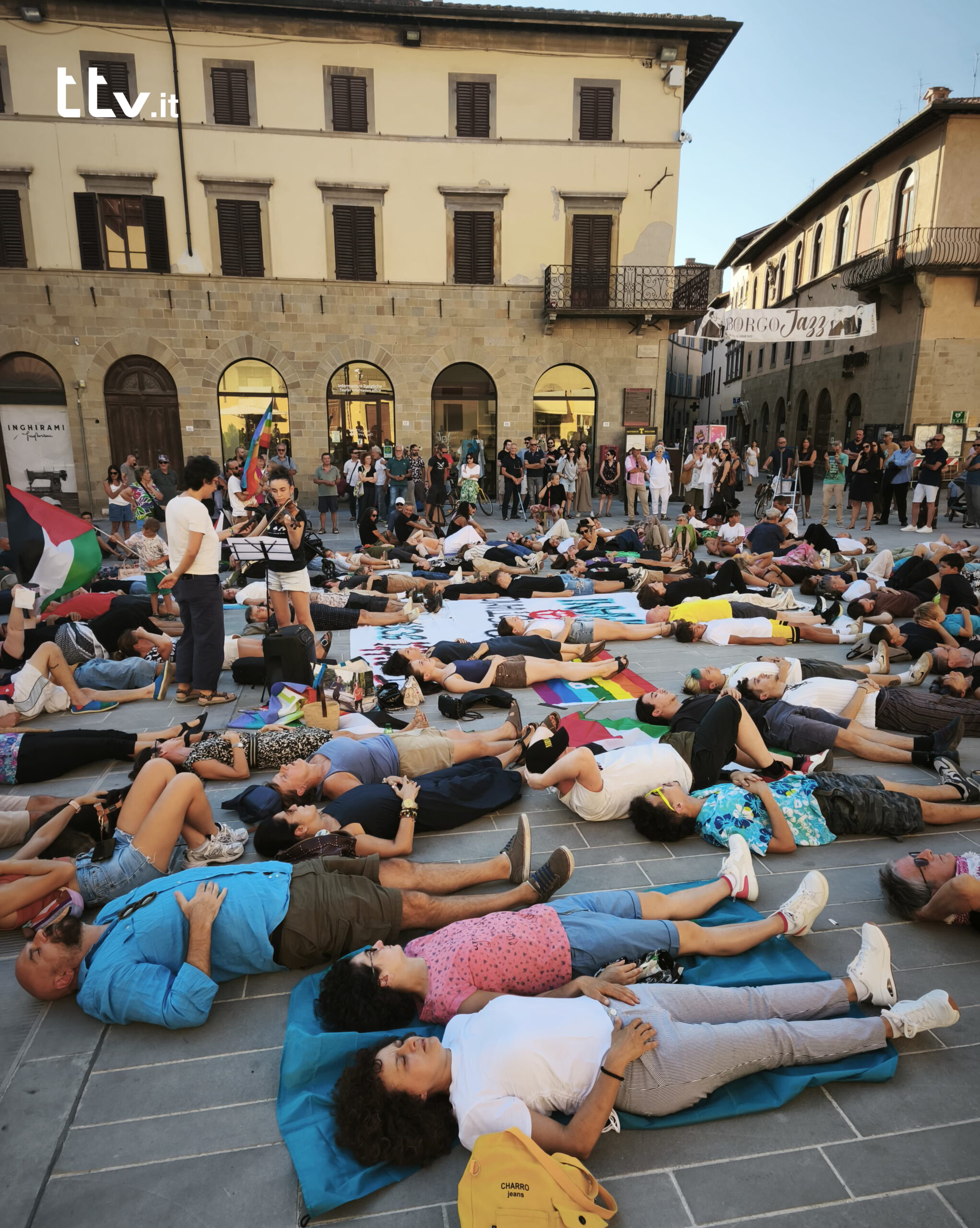 “I citti sono tutti uguali”: a Sansepolcro manifestazione per Gaza 3 “I citti sono tutti uguali”: a Sansepolcro manifestazione per Gaza - Attualità | TTV.it