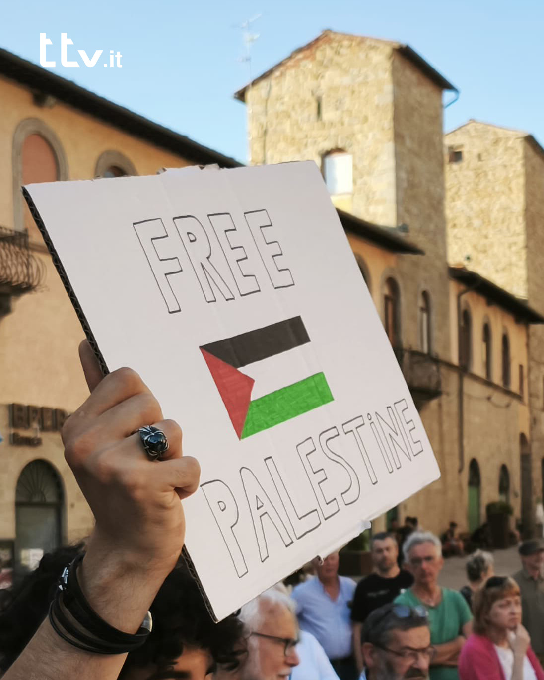 “I citti sono tutti uguali”: a Sansepolcro manifestazione per Gaza 5 “I citti sono tutti uguali”: a Sansepolcro manifestazione per Gaza - Attualità | TTV.it