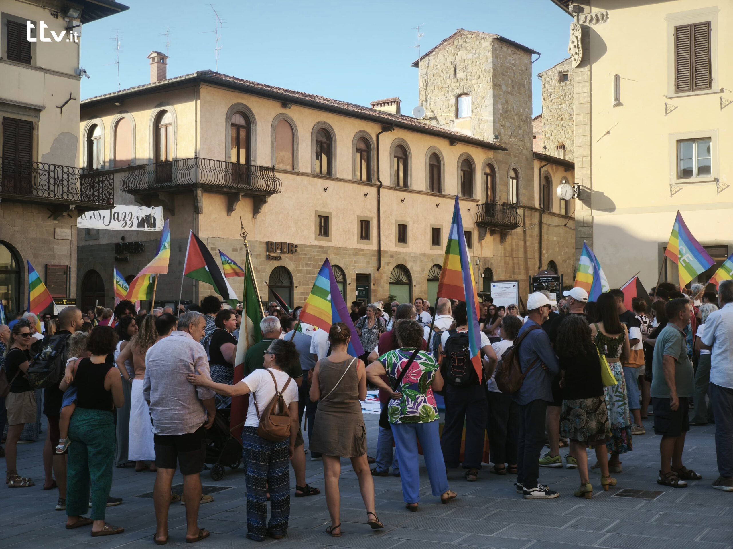 “I citti sono tutti uguali”: a Sansepolcro manifestazione per Gaza 7 “I citti sono tutti uguali”: a Sansepolcro manifestazione per Gaza - Attualità | TTV.it