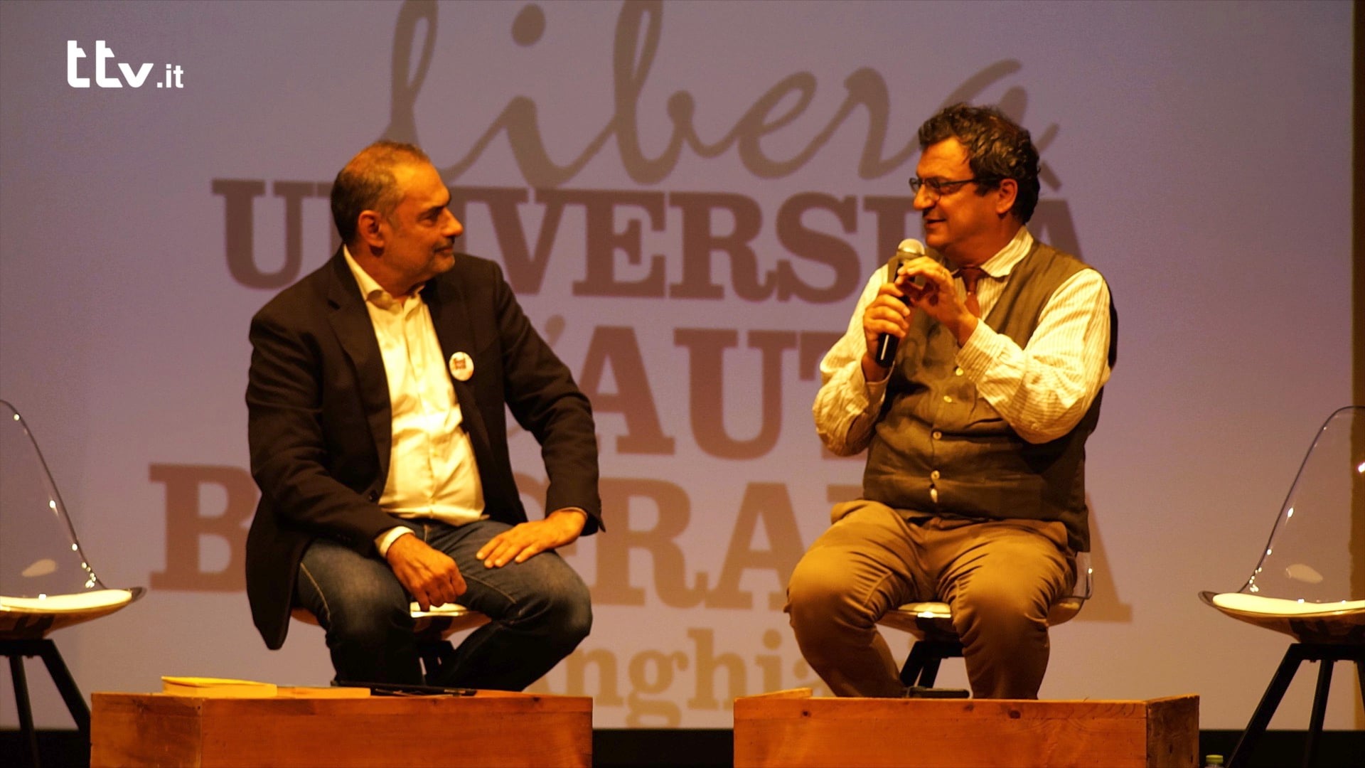La creatività tra bozze e memorie. L’enigma di Stefano Bartezzaghi al Teatro di Anghiari 1 La creatività tra bozze e memorie. L’enigma di Stefano Bartezzaghi al Teatro di Anghiari - Cultura | TTV.it