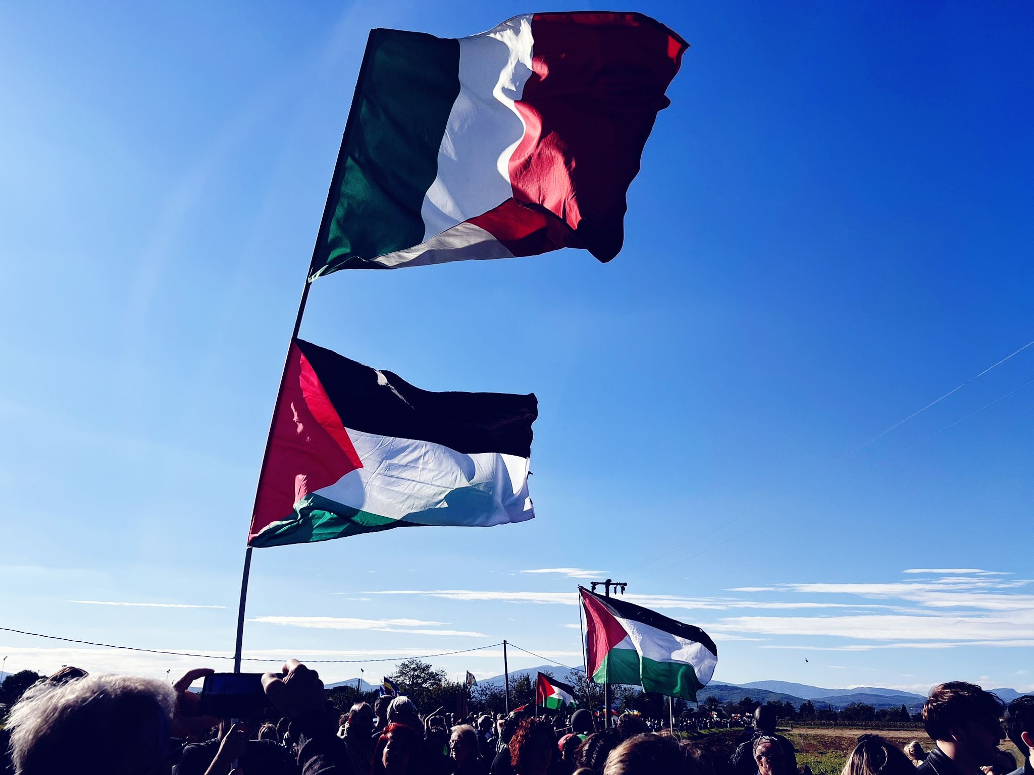 In tantissimi al corteo di solidarietà per Gaza - Attualità | TTV.it