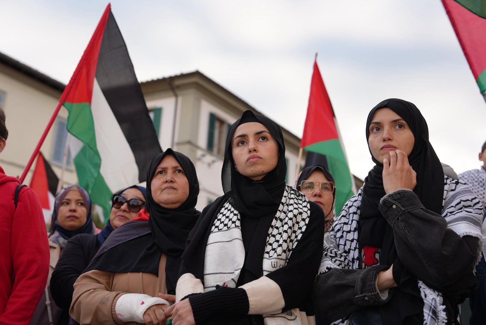 In tantissimi al corteo di solidarietà per Gaza - Attualità | TTV.it