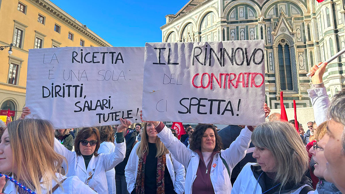 Farmacisti in sciopero, anche la Valtiberina a Firenze: “Contratto fermo dal 2024” 1 Farmacisti in sciopero, anche la Valtiberina a Firenze: “Contratto fermo dal 2024” - Economia e lavoro | TTV.it