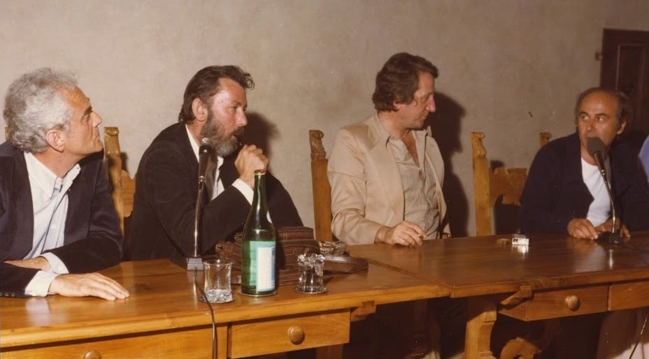Giorgio Forattini e il suo legame speciale con l’Alta Valle del Tevere, grazie a Primetto Barelli 1 Da sinistra Tutino, Venè, Forattini e Talozzi ad Anghiari