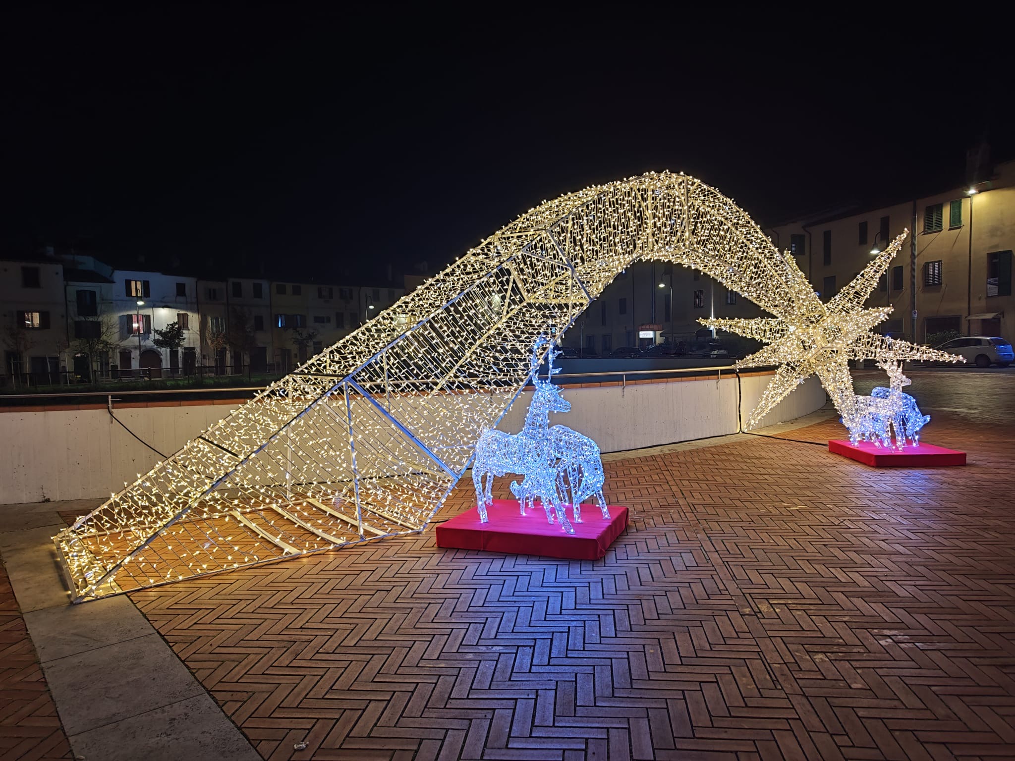 Città di Castello inaugura il Villaggio di Natale: luci, mercatini e animazioni per un centro storico tutto da vivere - Eventi | TTV.it