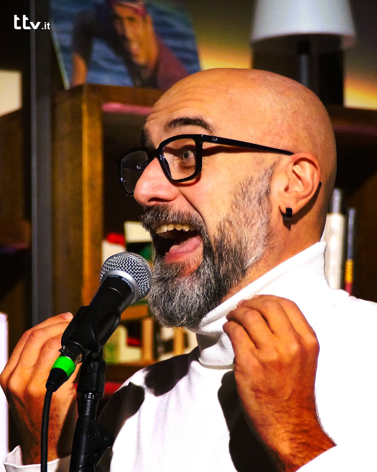Tra stand-up, parolacce e tribunali: la tappa di Daniele Fabbri in Altotevere - Eventi | TTV.it