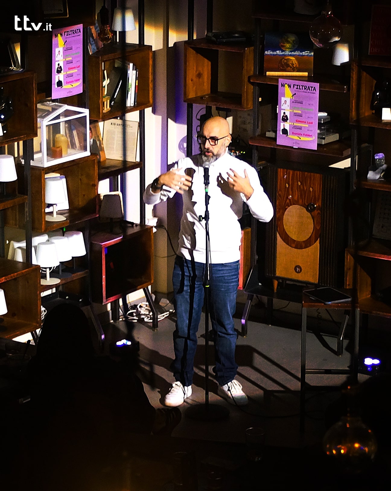 Tra stand-up, parolacce e tribunali: la tappa di Daniele Fabbri in Altotevere - Eventi | TTV.it