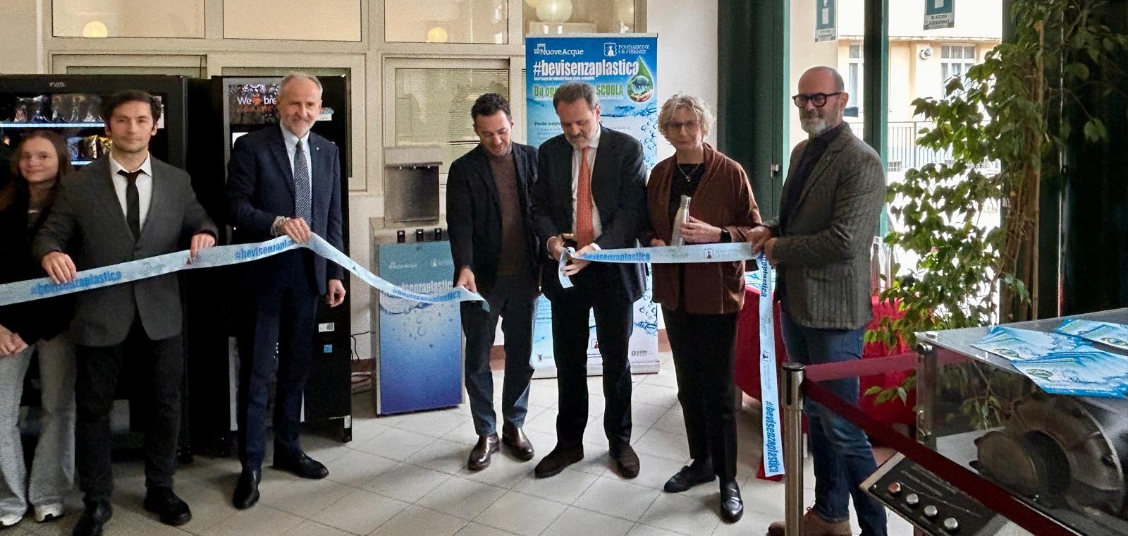 #Bevisenzaplastica, promuovere l’uso delle borracce per limitare l’uso delle bottigliette monouso 1 #Bevisenzaplastica, promuovere l’uso delle borracce per limitare l’uso delle bottigliette monouso - Ambiente | TTV.it