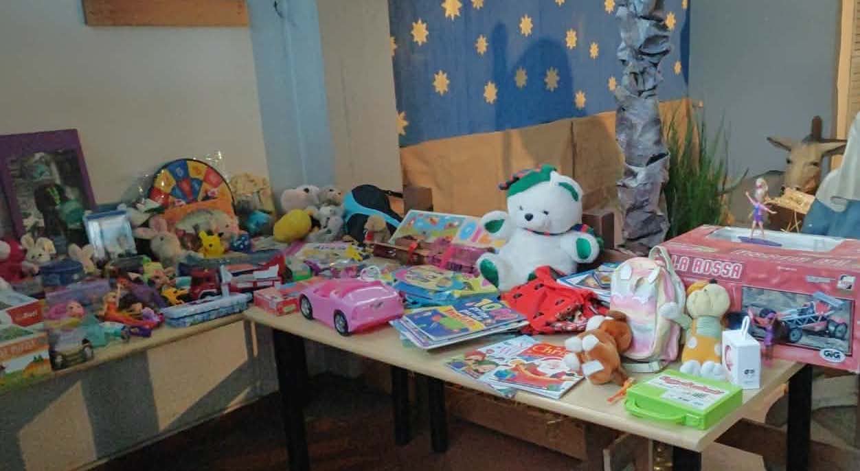 Regalare il sorriso attraverso un dono: a Sansepolcro si può 1 I doni finora raccolti