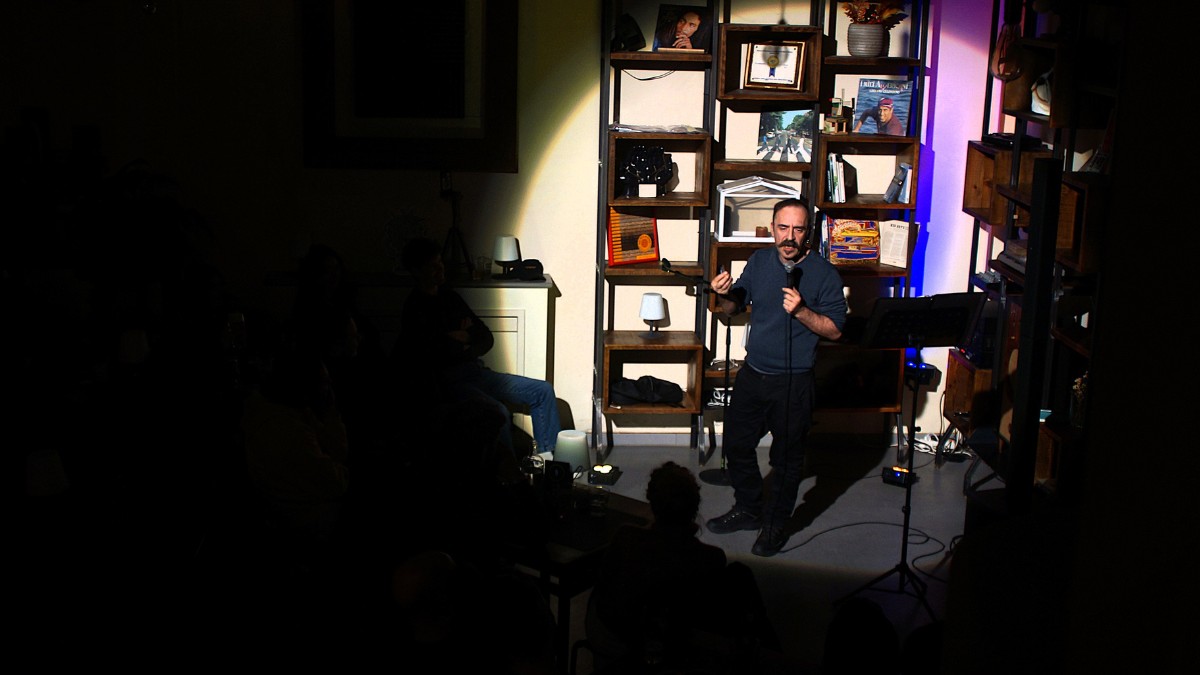 Offendere con stile: Giorgio Magri porta il suo show in Altotevere 4 Offendere con stile: Giorgio Magri porta il suo show in Altotevere - Eventi | TTV.it