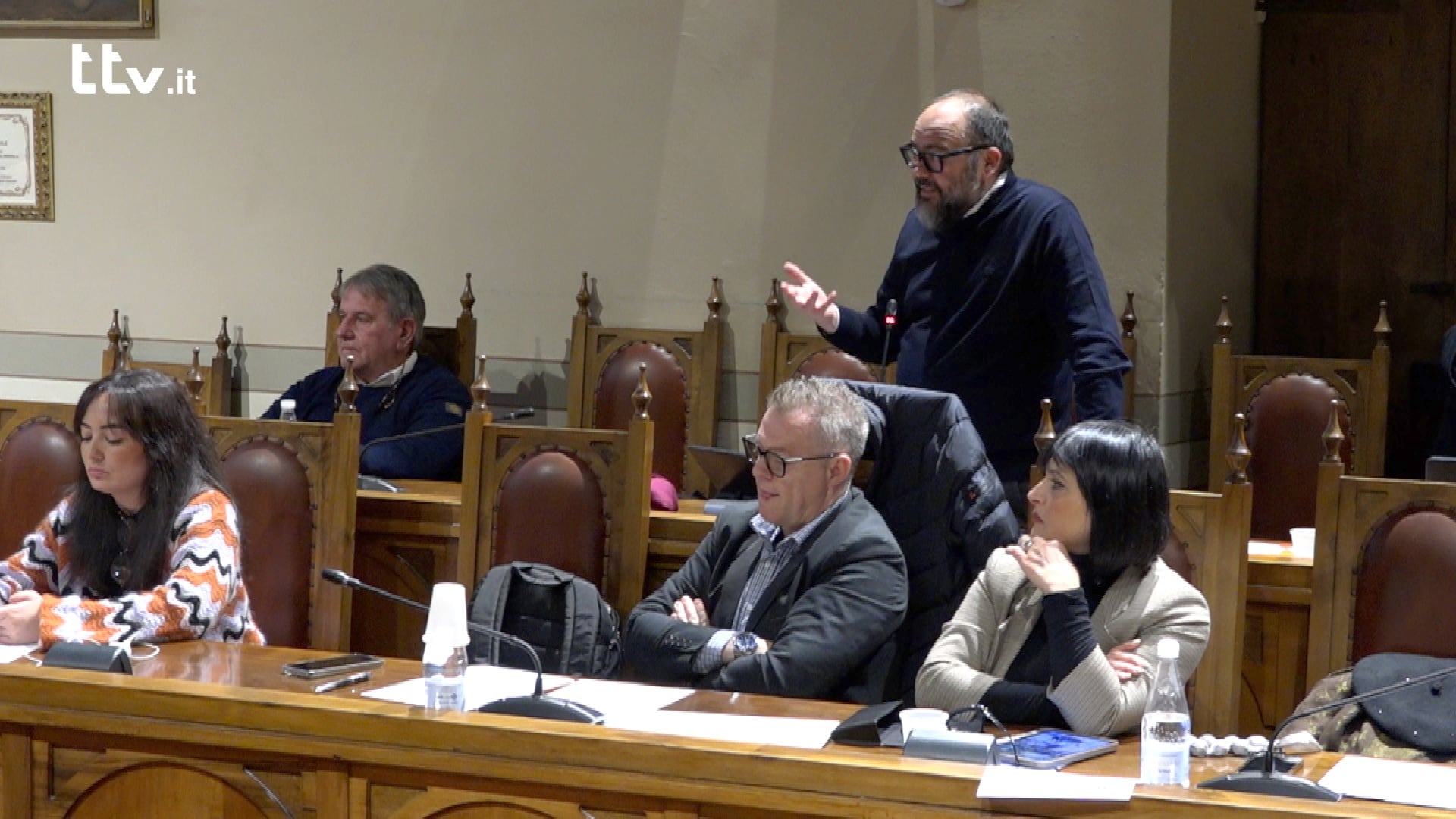 I banchi della minoranza durante l’intervento di Laurenzi