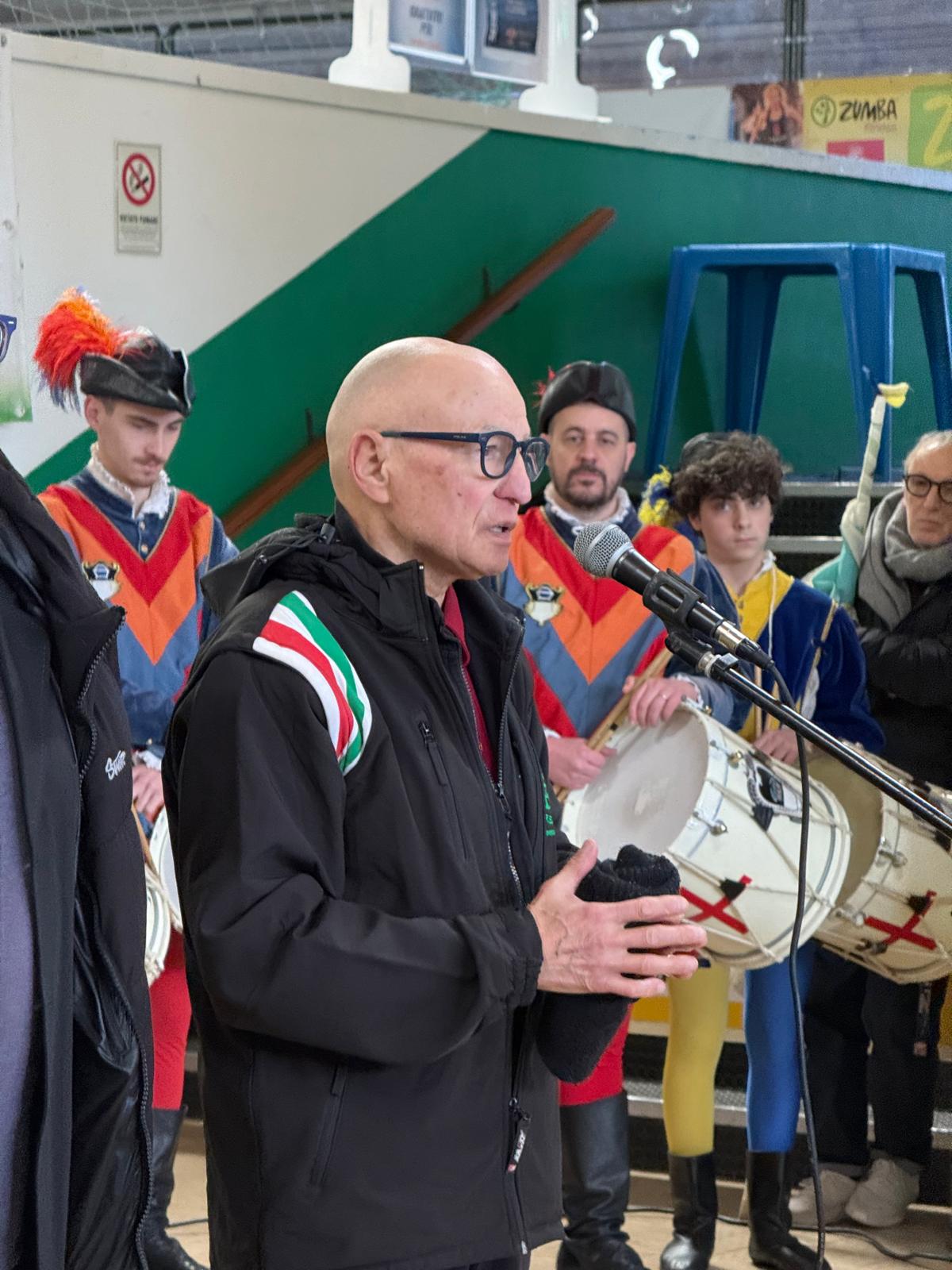 “Zillone, uomo di sport e simbolo della comunità”: Sansepolcro intitola il palazzetto a Pietro Besi 6 “Zillone, uomo di sport e simbolo della comunità”: Sansepolcro intitola il palazzetto a Pietro Besi - Sport | TTV.it