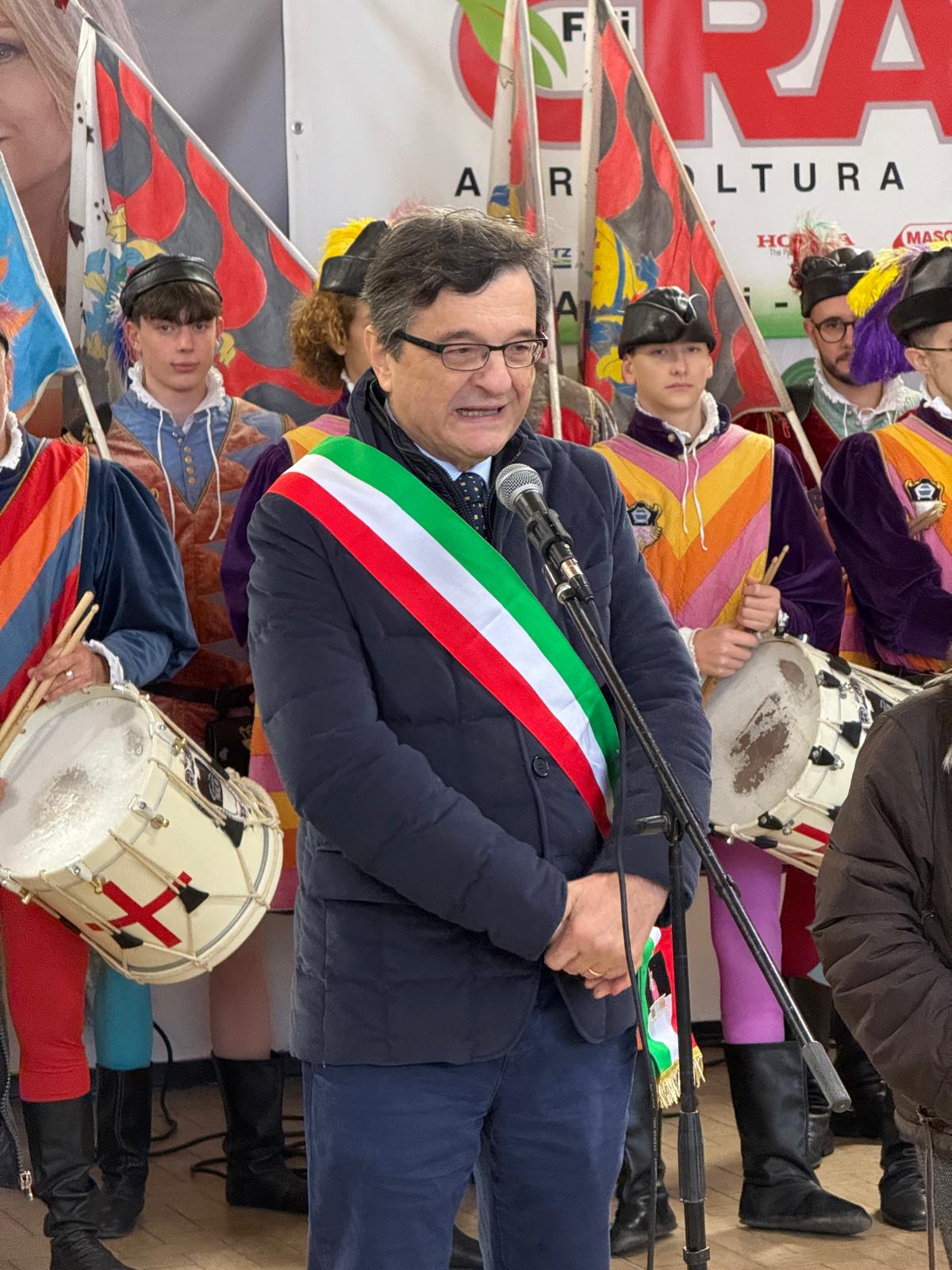 “Zillone, uomo di sport e simbolo della comunità”: Sansepolcro intitola il palazzetto a Pietro Besi 1 “Zillone, uomo di sport e simbolo della comunità”: Sansepolcro intitola il palazzetto a Pietro Besi - Sport | TTV.it