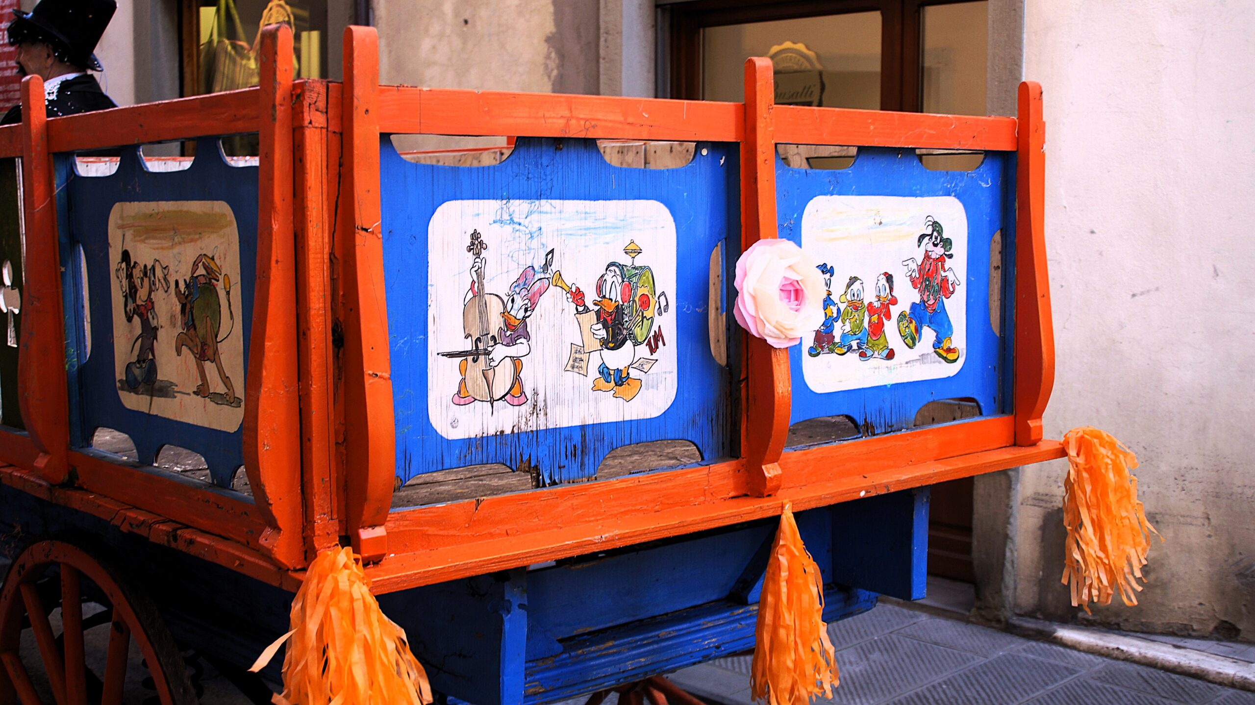 Carnevale di Anghiari: coriandoli e luci aspettando primavera 10 Carnevale di Anghiari: coriandoli e luci aspettando primavera - Attualità | TTV.it