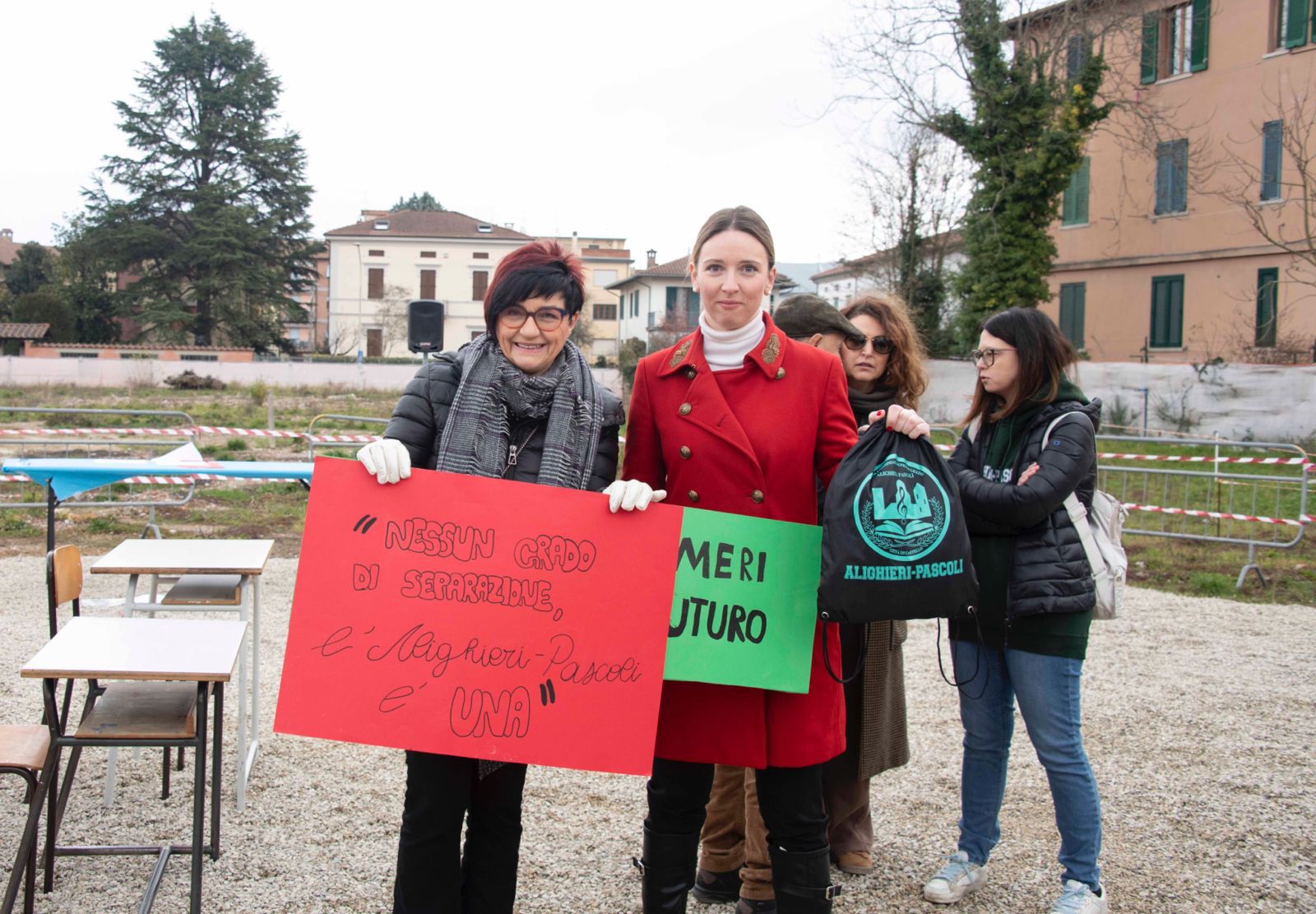 Dimensionamento scolastico, Città di Castello scende in piazza: protesta al cantiere della Dante Alighieri 4 Dimensionamento scolastico, Città di Castello scende in piazza: protesta al cantiere della Dante Alighieri - Attualità | TTV.it