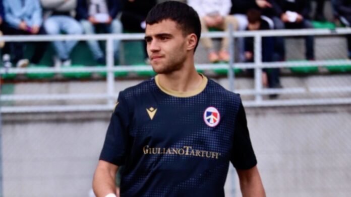 Il gol di Alessandro Rossi (nella foto di Pietralunga Sport) non ha evitato la terza sconfitta consecutiva alla Pietralunghese
