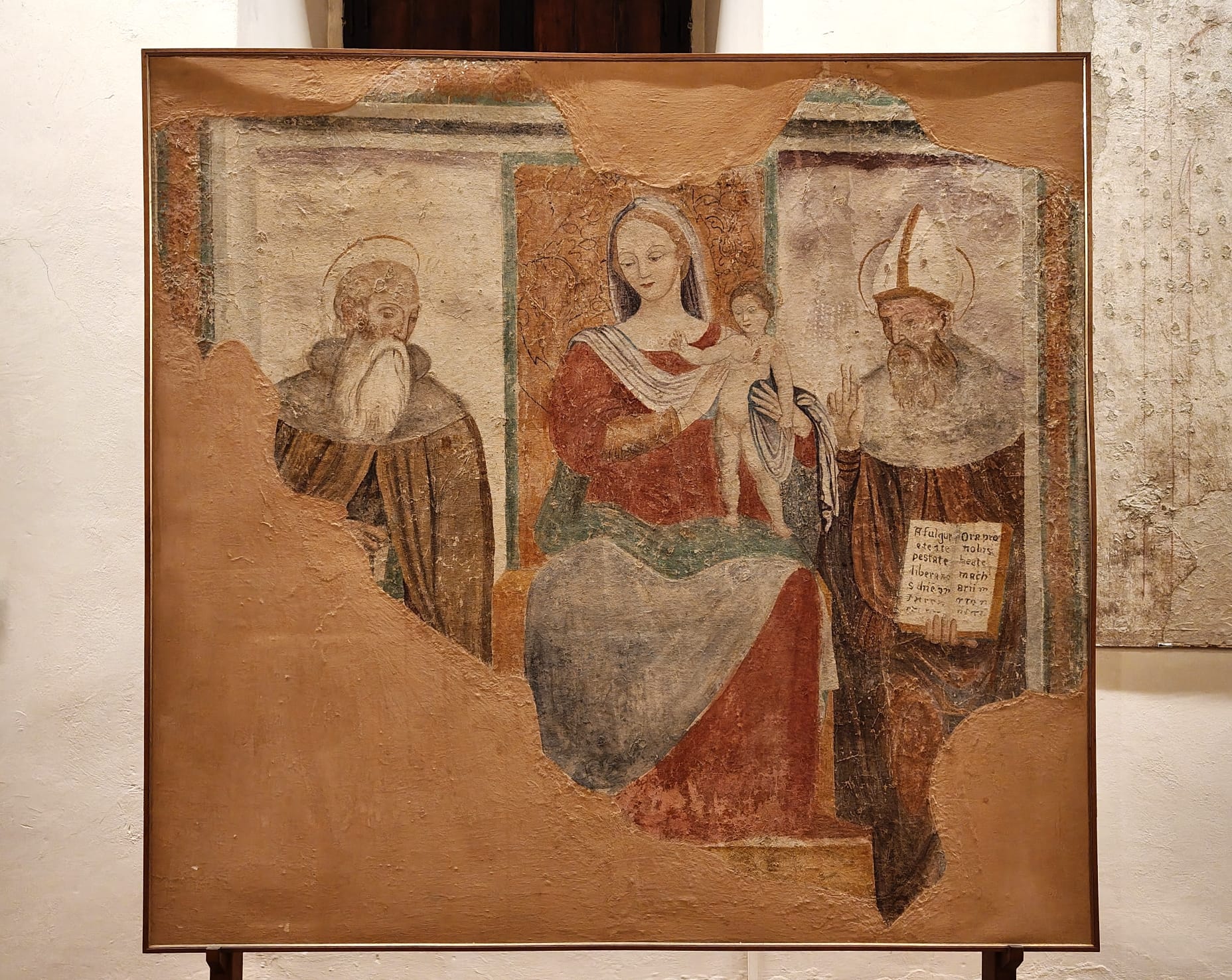 L’affresco trecentesco che è stato distaccato dall'antica chiesa del Palazzo dei Monaci. Oggi il dipinto è custodito al Museo Civico di Sansepolcro