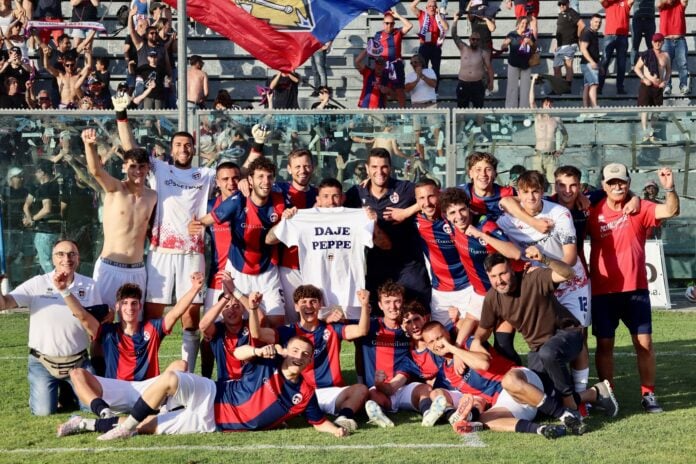 Festa rossoblù a Fermo (foto Pietralunga Sport)