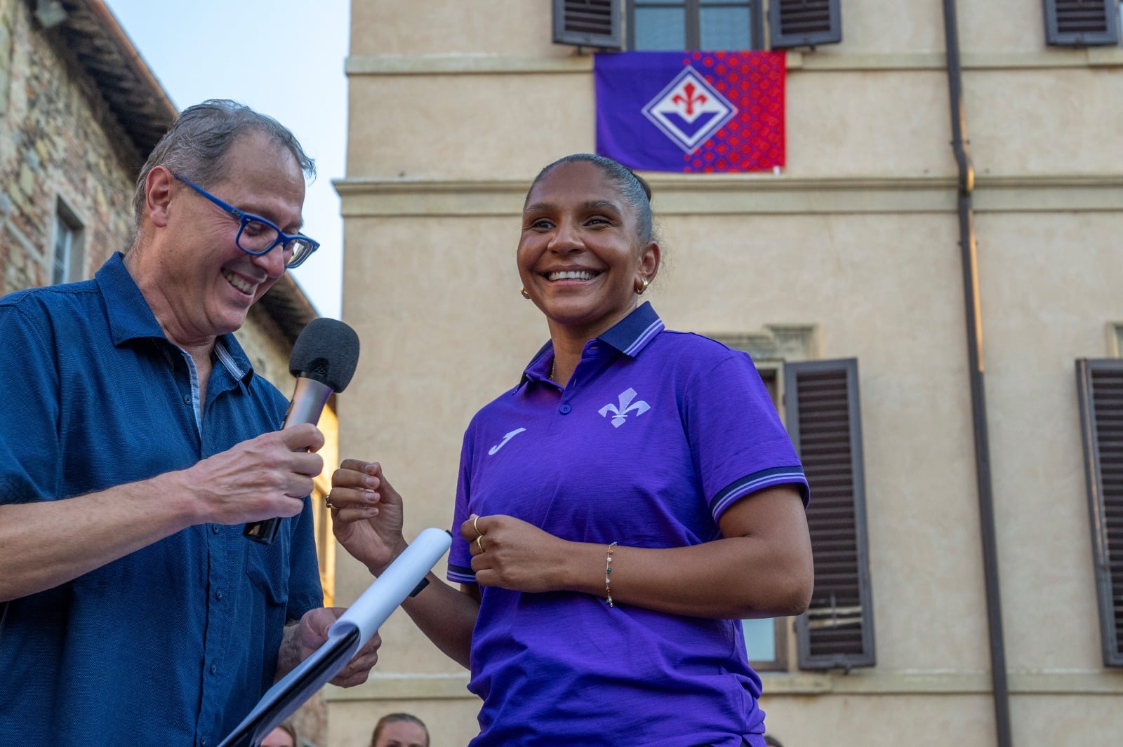 Sansepolcro abbraccia la Fiorentina Women in piazza Torre di Berta 2 Sansepolcro abbraccia la Fiorentina Women in piazza Torre di Berta - Sport | TTV.it