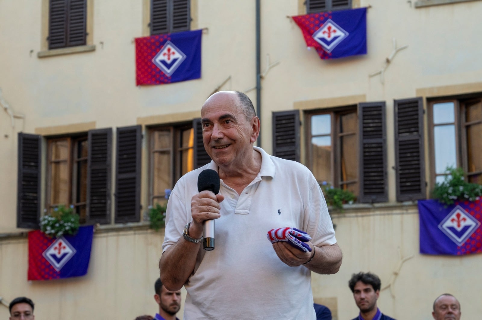Sansepolcro abbraccia la Fiorentina Women in piazza Torre di Berta 3 Sansepolcro abbraccia la Fiorentina Women in piazza Torre di Berta - Sport | TTV.it