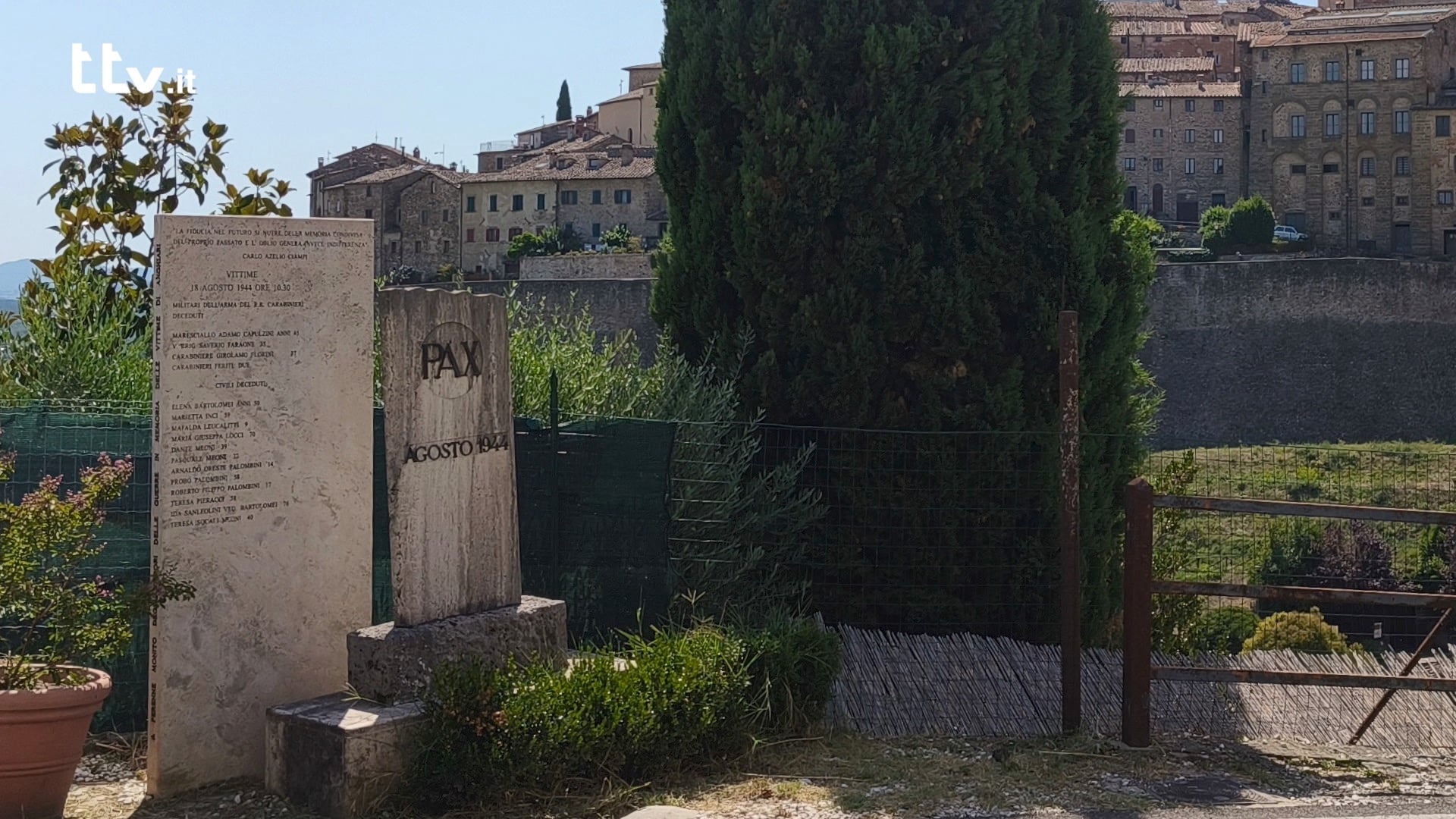 Strage della Caserma di Anghiari, le prove definitive: furono i tedeschi 5 La lapide nel luogo dove sorgeva la caserma