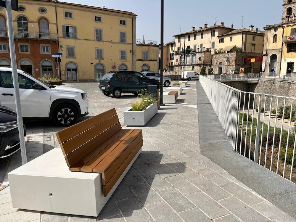 Umbertide ritrova Piazza Mazzini: conclusa la riqualificazione del centro 2 Umbertide ritrova Piazza Mazzini: conclusa la riqualificazione del centro - Attualità | TTV.it