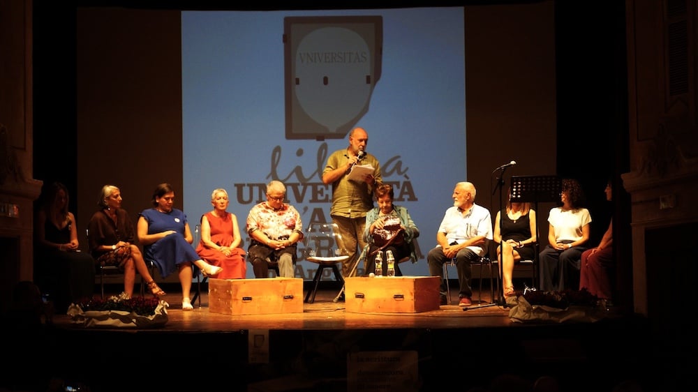 “La mia è la storia di una generazione”: a Raffaele Simone il premio Città dell’Autobiografia 3 “La mia è la storia di una generazione”: a Raffaele Simone il premio Città dell’Autobiografia - Cultura | TTV.it