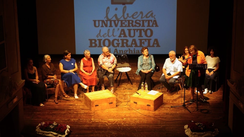 “La mia è la storia di una generazione”: a Raffaele Simone il premio Città dell’Autobiografia 4 “La mia è la storia di una generazione”: a Raffaele Simone il premio Città dell’Autobiografia - Cultura | TTV.it