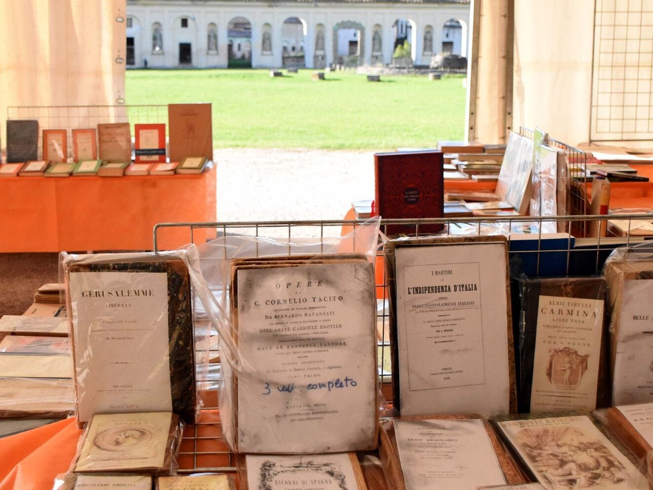 Un libro d’ore del 1510 e le grafiche di Burri: torna la Mostra del Libro Antico 3 Un libro d’ore del 1510 e le grafiche di Burri: torna la Mostra del Libro Antico - Cultura | TTV.it