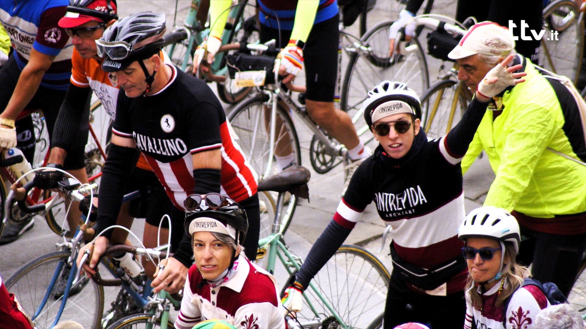 Pedalare indietro nel tempo: successo per “L’intrepida” 2026 7 Pedalare indietro nel tempo: successo per “L’intrepida” 2026 - Attualità, Sport | TTV.it